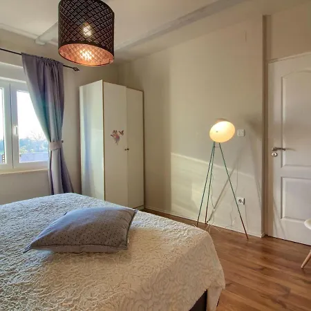Cozy And Beautiful House In 풀라