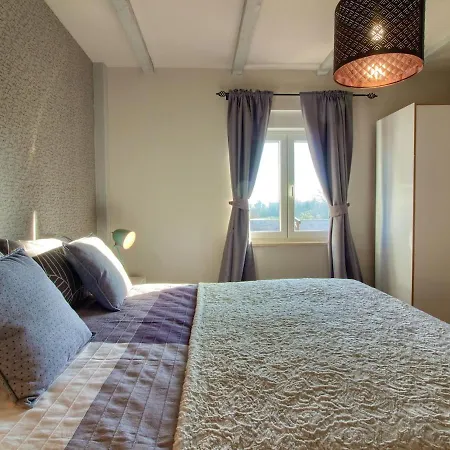 Cozy And Beautiful House In 아파트 풀라